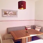 Traumapartment Poestlingberg, Reservierter Parkplatz, 4 Schlafzimmer