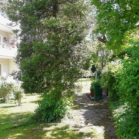 Traumapartment Poestlingberg, Reservierter Parkplatz, 4 Schlafzimmer * Linz
