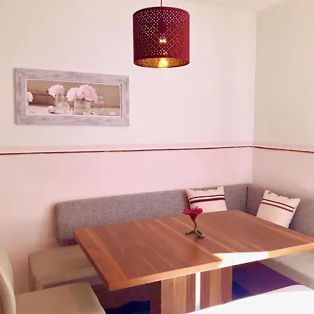 Traumapartment Poestlingberg, Reservierter Parkplatz, 4 Schlafzimmer