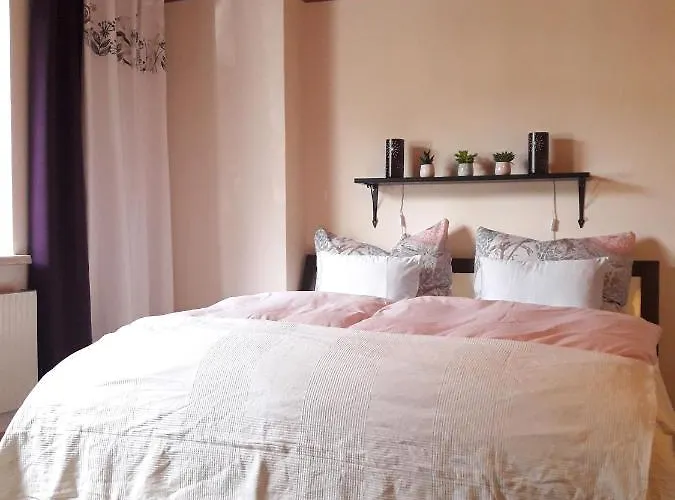 Traumapartment Poestlingberg, Reservierter Parkplatz, 4 Schlafzimmer Linz