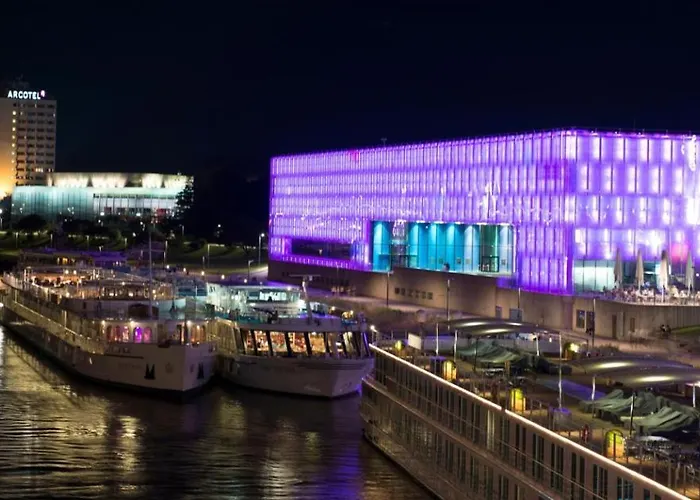 Lägenhet Traumapartment Poestlingberg, Reservierter Parkplatz, 4 Schlafzimmer Linz