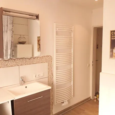 Traumapartment Poestlingberg, Reservierter Parkplatz, 4 Schlafzimmer Linz