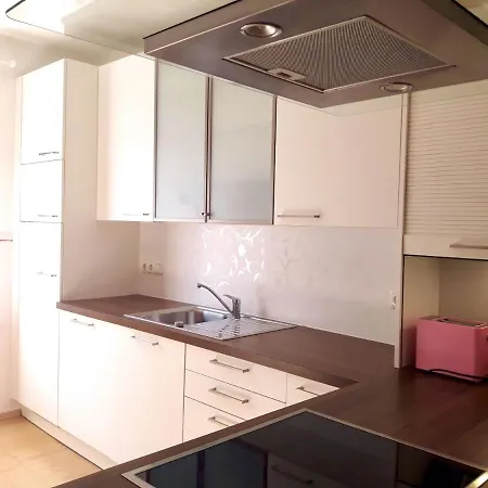 Traumapartment Poestlingberg, Reservierter Parkplatz, 4 Schlafzimmer Linz